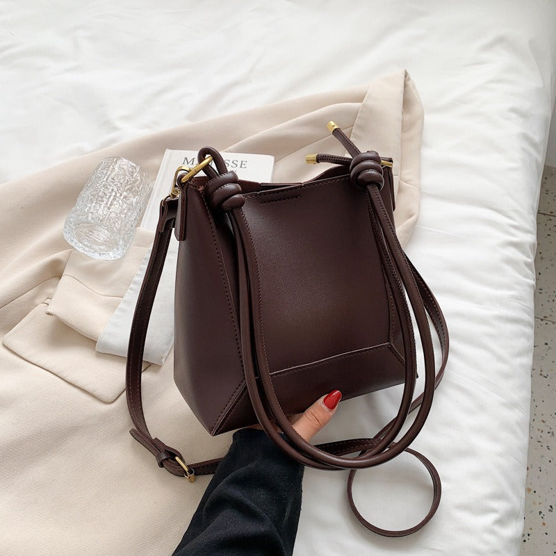 Large bag women's bag fashionable large capacity simple shoulder messenger bag retro texture bucket bag