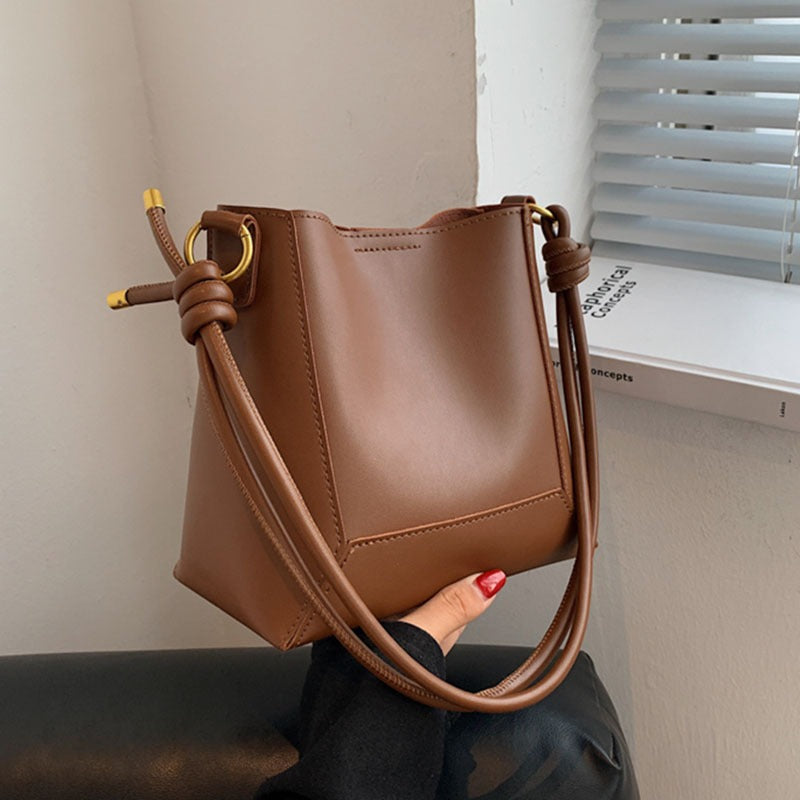 Large bag women's bag fashionable large capacity simple shoulder messenger bag retro texture bucket bag