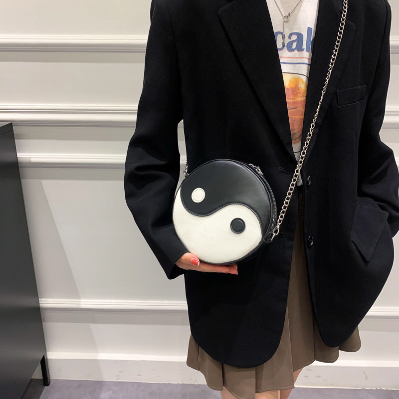 New Trendy Fashion Black And White Color Matching Small Round Bag Casual PU One Shoulder Messenger Girl Messenger Bag
